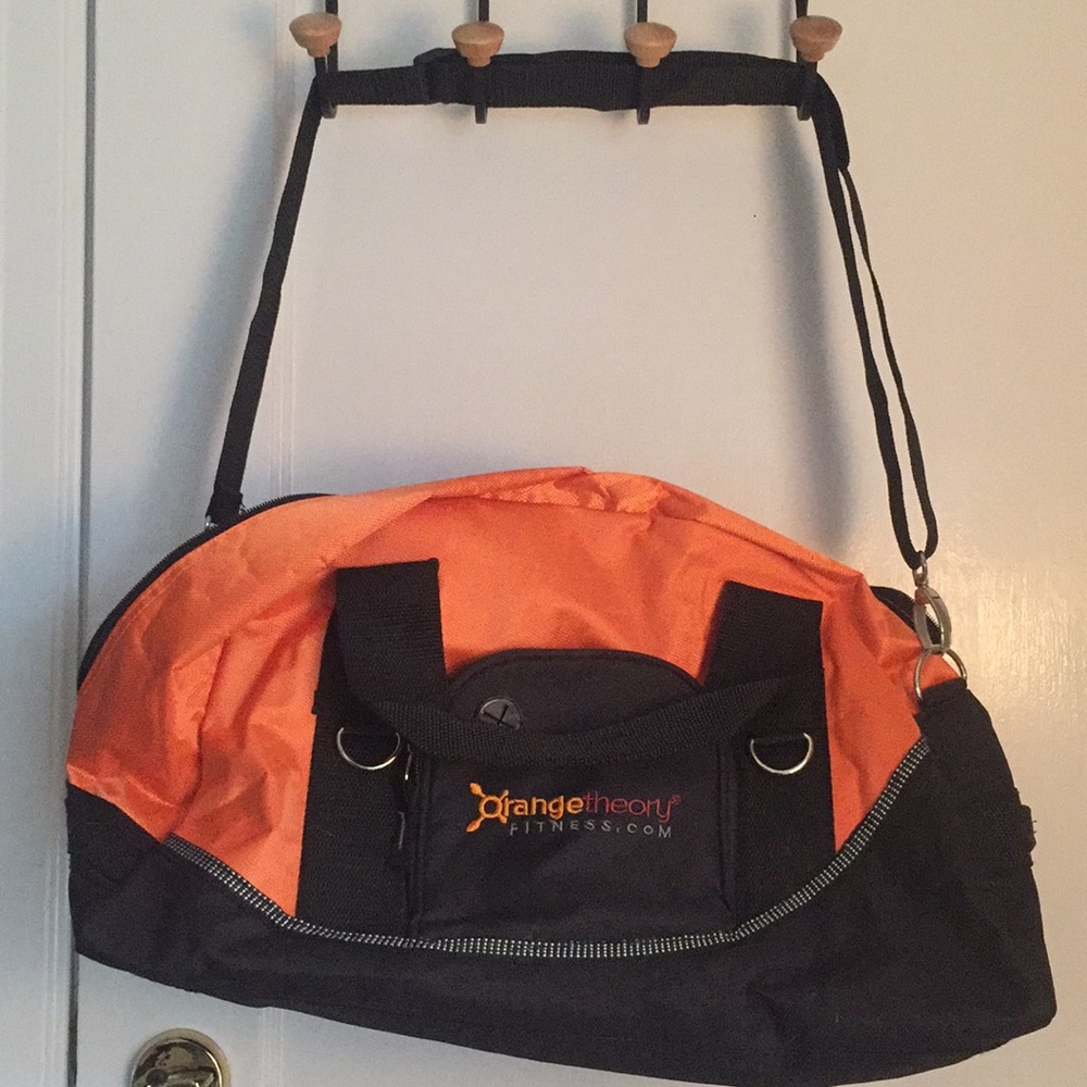 Brand new orange theory duffle w/1 free class